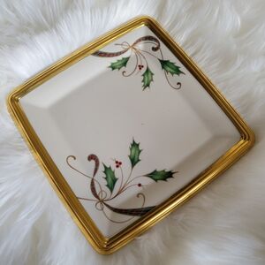 Lenox Holiday Nouveau Plate with Green and Gold Accents